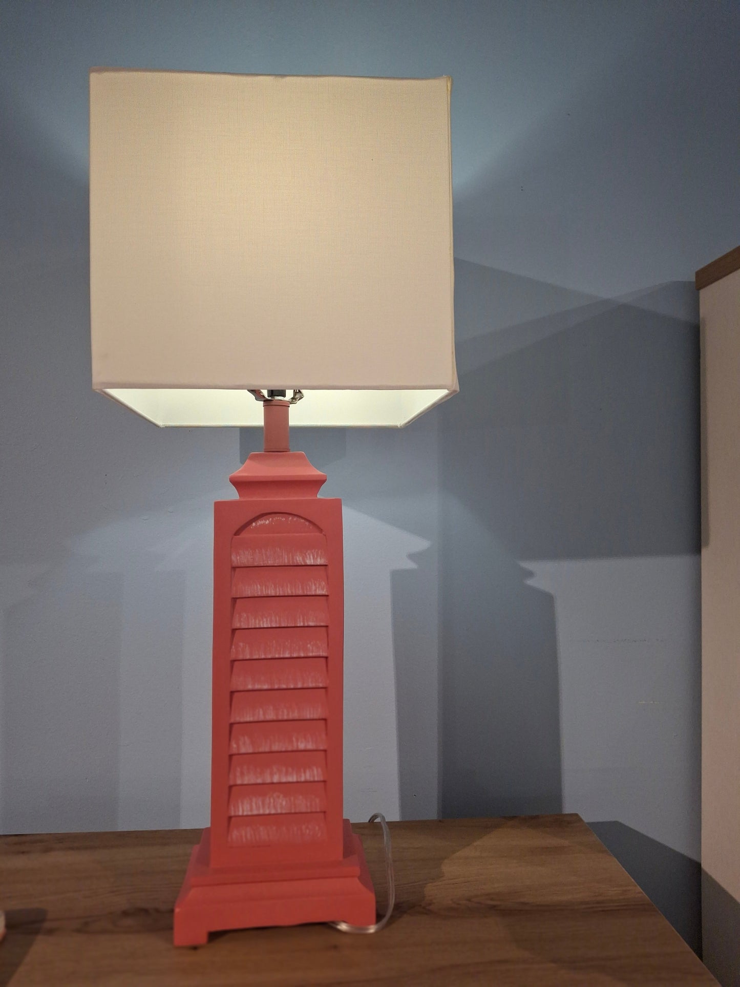 Jackson pink shutter table lamp