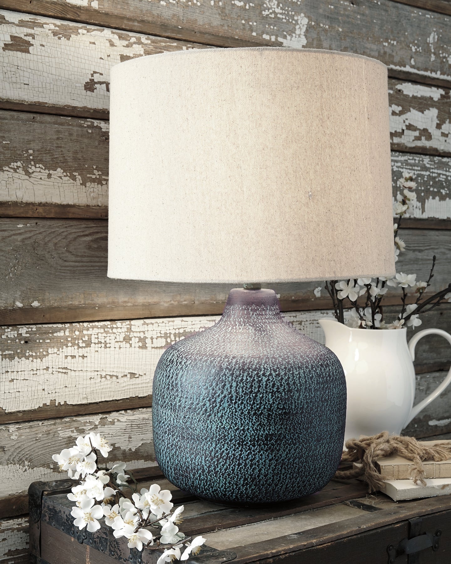 Malthace Signature Design by Ashley Table Lamp