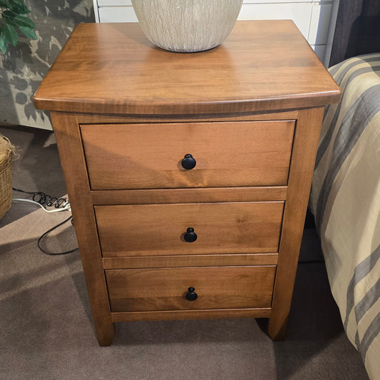 Classic Shaker 3 Drawer Nightstand