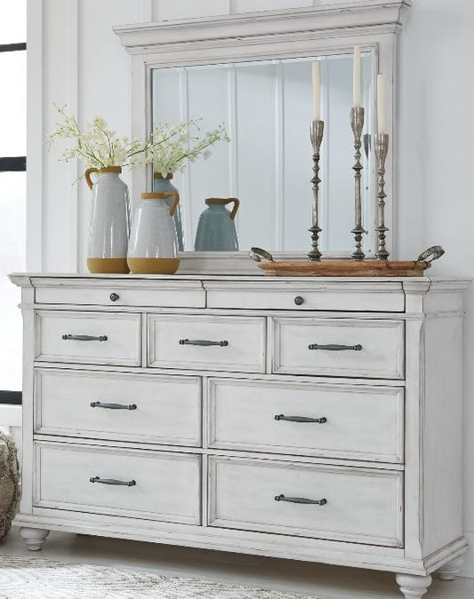 Kanwyn Benchcraft Dresser