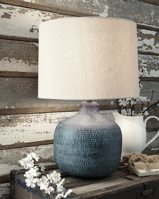Malthace Signature Design by Ashley Table Lamp